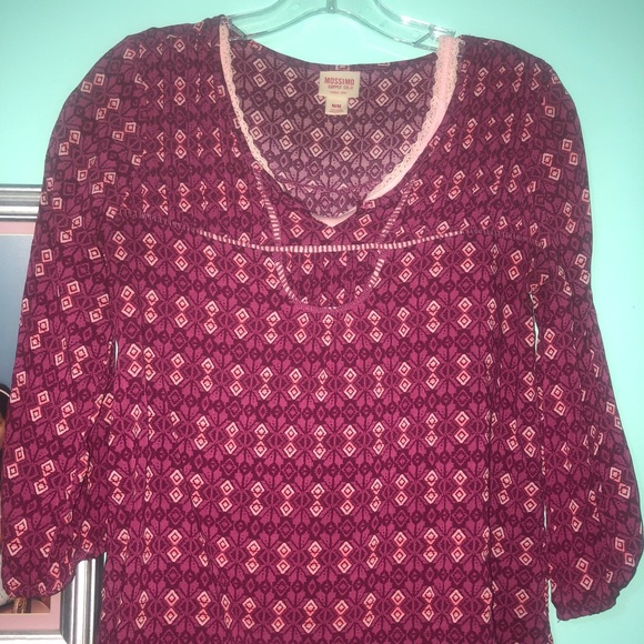 All of these are tops! - Picture 3 of 7